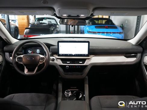Used 2025 Ford Explorer Active AWD/4WD image 13