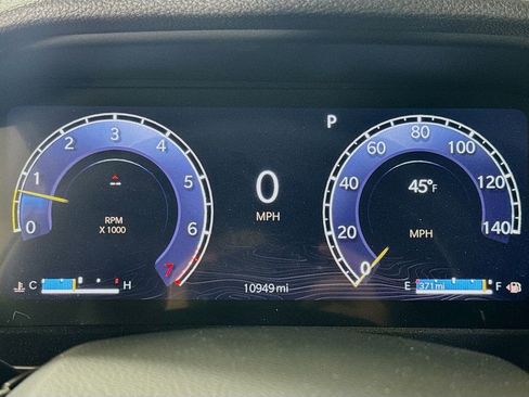 Used 2024 Jeep Grand Cherokee Limited w/ Black Appearance Package image 12