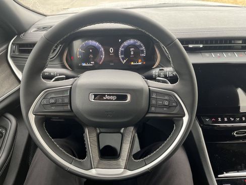 New 2026 Jeep Grand Cherokee Altitude AWD/4WD image 18