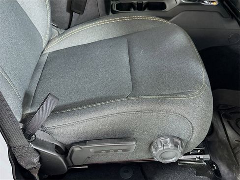 Used 2025 Jeep Wrangler Unlimited Sport image 9