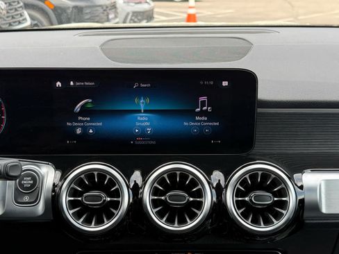 Used 2023 Mercedes-Benz GLB 250 4MATIC image 25