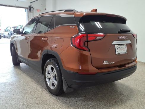 Used 2019 GMC Terrain AWD SLE w/ Convenience Package w/ Driver Convenience Package image 6