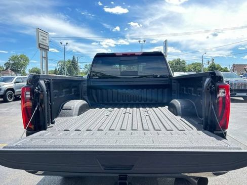 New 2026 GMC Sierra 2500 SLT w/ SLT Premium Package AWD/4WD image 9