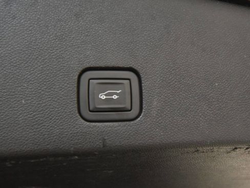 Used 2023 Cadillac XT6 Premium Luxury image 39