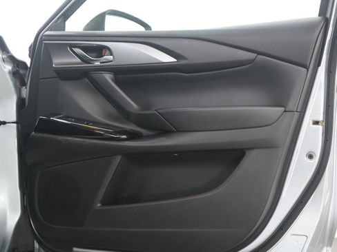 Used 2023 MAZDA CX-9 Touring image 11