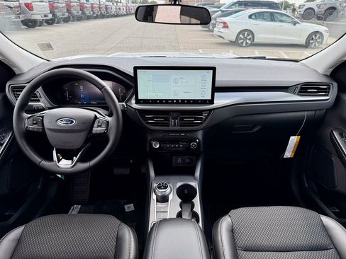 New 2025 Ford Escape SE image 30