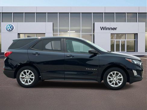 Used 2021 Chevrolet Equinox LS w/ LS Convenience Package FWD image 6