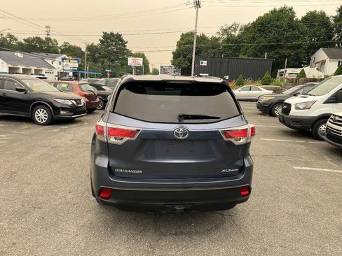 Used 2014 Toyota Highlander XLE AWD/4WD image 8