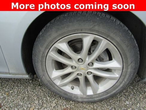 Used 2018 Chevrolet Malibu LT FWD image 9