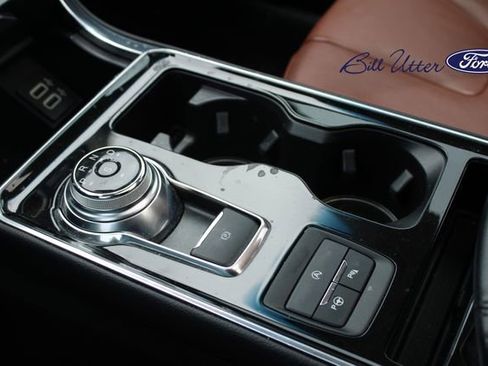 Used 2019 Ford Edge Titanium w/ Equipment Group 301A image 18