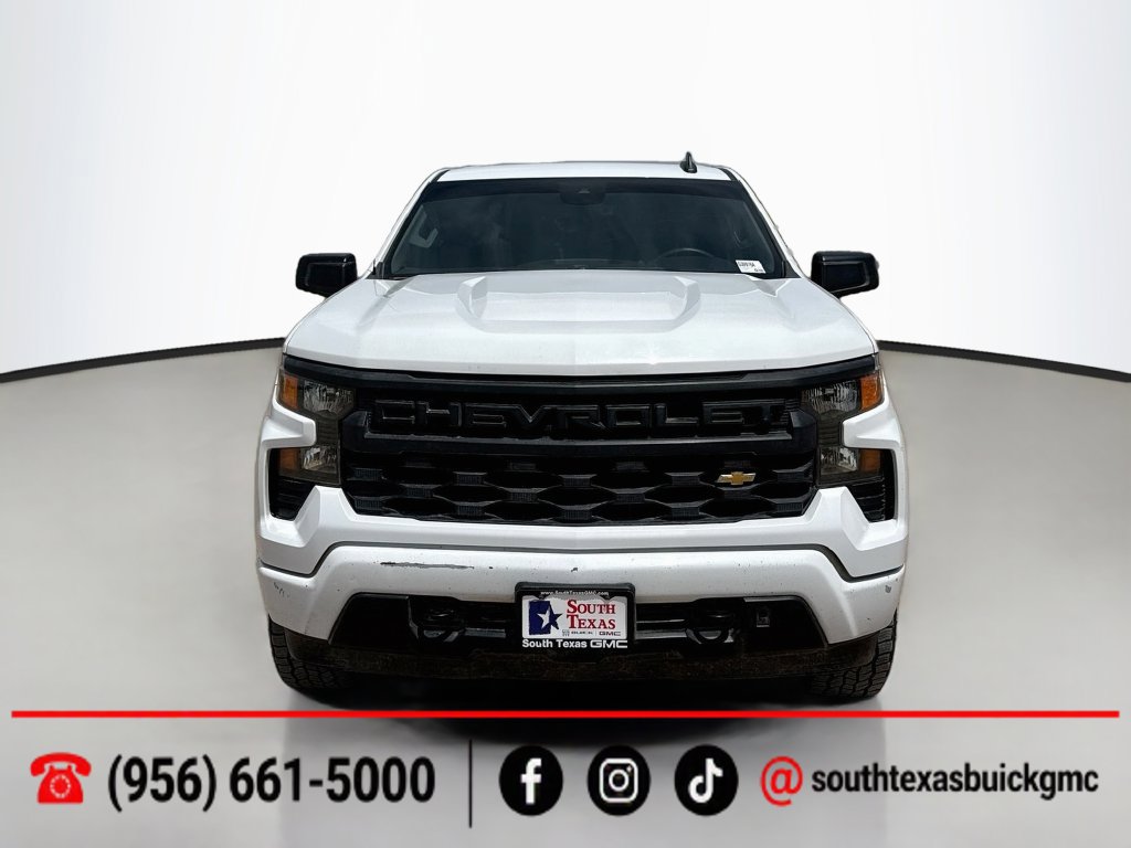 Used 2022 Chevrolet Silverado 1500 Custom RWD image 2
