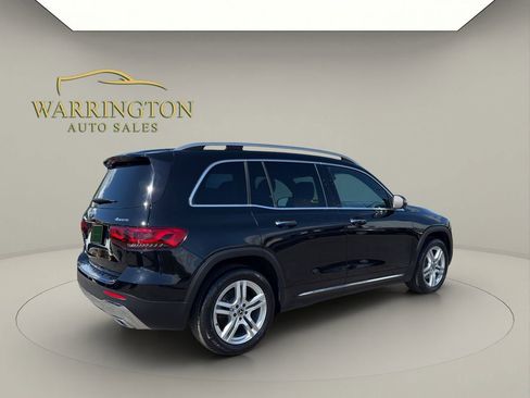 Used 2021 Mercedes-Benz GLB 250 4MATIC w/ Premium Package image 7
