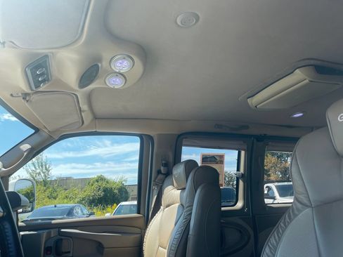 Used 2014 Chevrolet Express 1500 AWD image 37