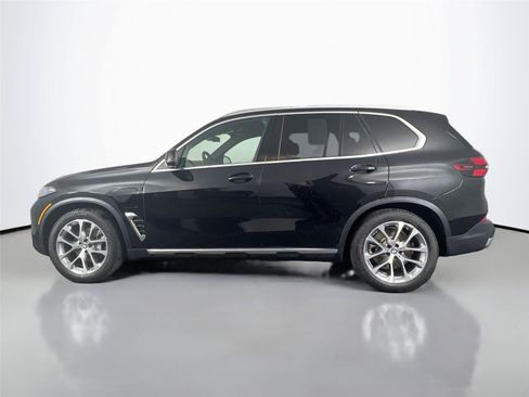 Used 2026 BMW X5 xDrive50e w/ Climate Comfort Package AWD/4WD image 3