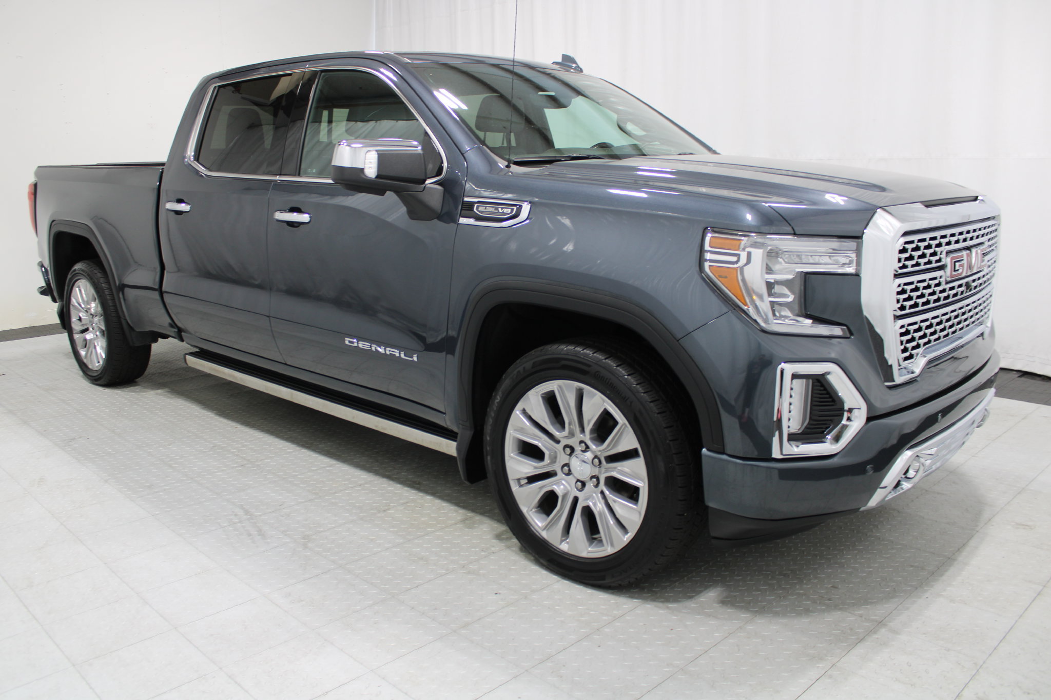 Used 2022 GMC Sierra 1500 Denali w/ Denali Premium Package AWD/4WD image 4