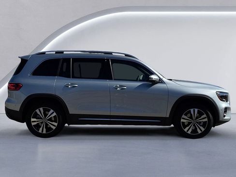New 2025 Mercedes-Benz GLB 250 250 4MATIC image 3