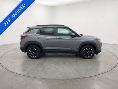 Used 2021 Chevrolet TrailBlazer LT w/ Sun and Liftgate Package image 9