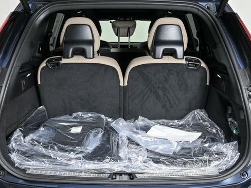 New 2026 Volvo XC90 B6 Plus w/ Protection Package Premier image 32