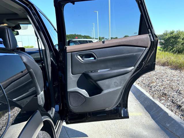 Certified 2023 Nissan Rogue SL w/ SL Premium Package AWD/4WD image 17