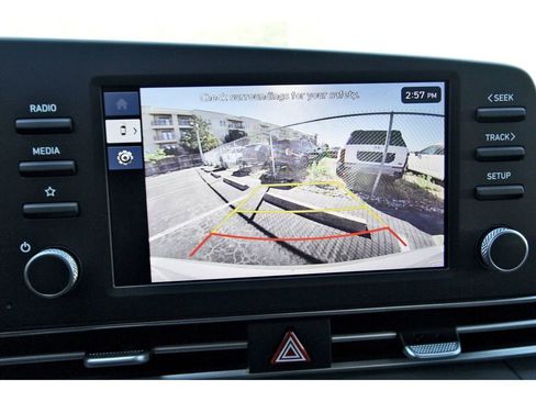 Used 2025 Hyundai Elantra Sport image 14