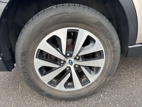 Used 2020 Subaru Outback Premium image 7