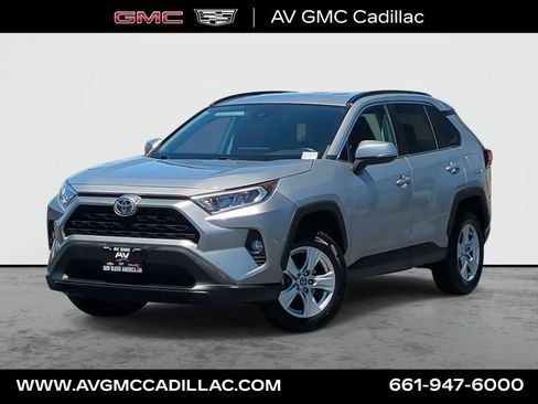 Used 2020 Toyota RAV4 XLE AWD/4WD image 1