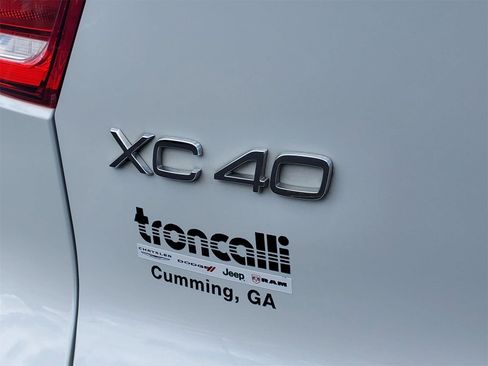 Used 2023 Volvo XC40 B5 Plus w/ Protection Package Premier image 8