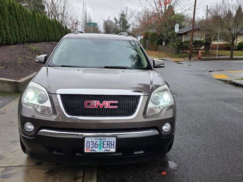 Used 2010 GMC Acadia SLT image 2
