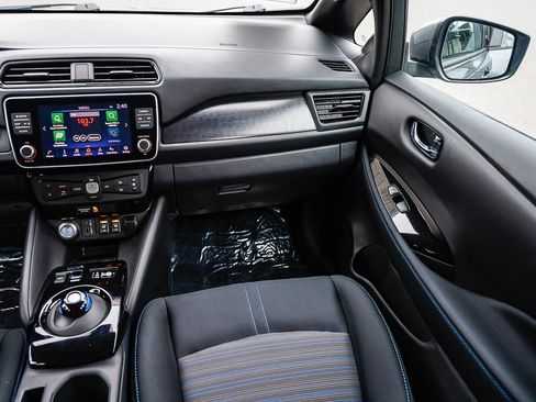 Used 2022 Nissan Leaf SV image 15