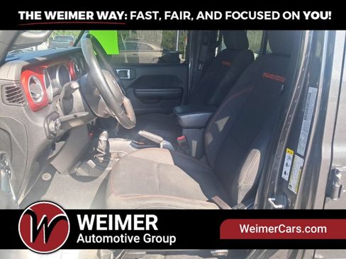 Used 2018 Jeep Wrangler Unlimited Rubicon AWD/4WD image 14