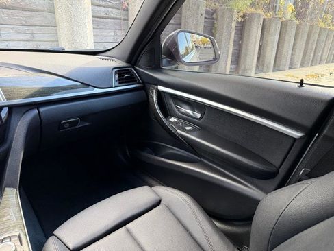 Used 2018 BMW 330i Sedan RWD image 11
