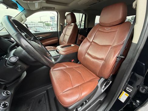 Used 2019 Cadillac Escalade Premium Luxury AWD/4WD image 9