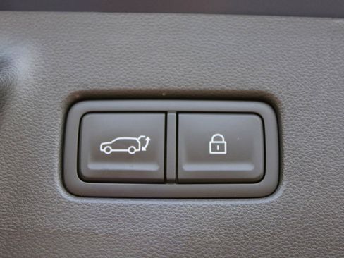 Used 2025 Hyundai Santa Fe SEL FWD image 10