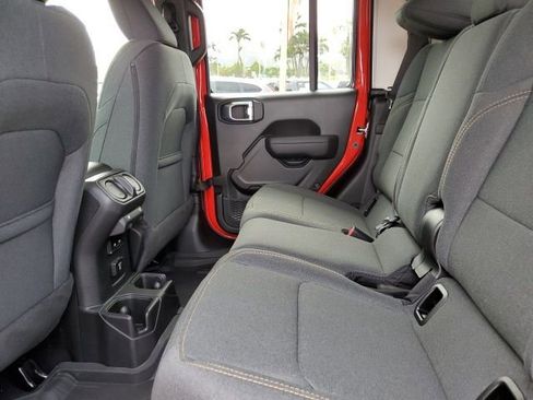 New 2025 Jeep Gladiator Sport image 9