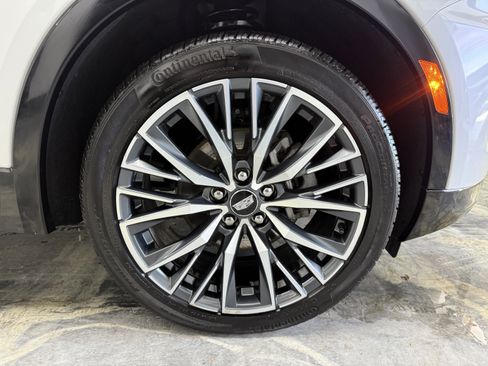 Used 2024 Cadillac XT4 Sport image 32