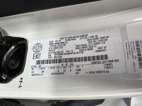 Used 2019 Ford F150 Lariat w/ Equipment Group 502A Luxury AWD/4WD image 33