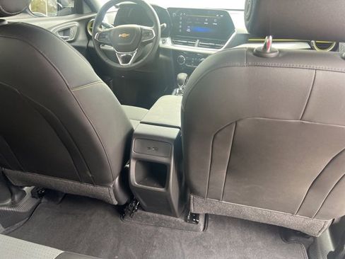 Used 2025 Chevrolet Trax LT w/ Driver Confidence Package image 17