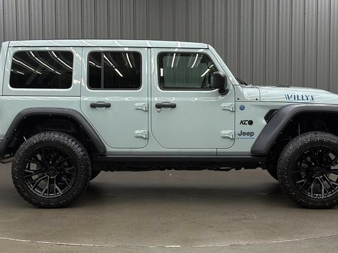 Used 2024 Jeep Wrangler Unlimited AWD/4WD image 6