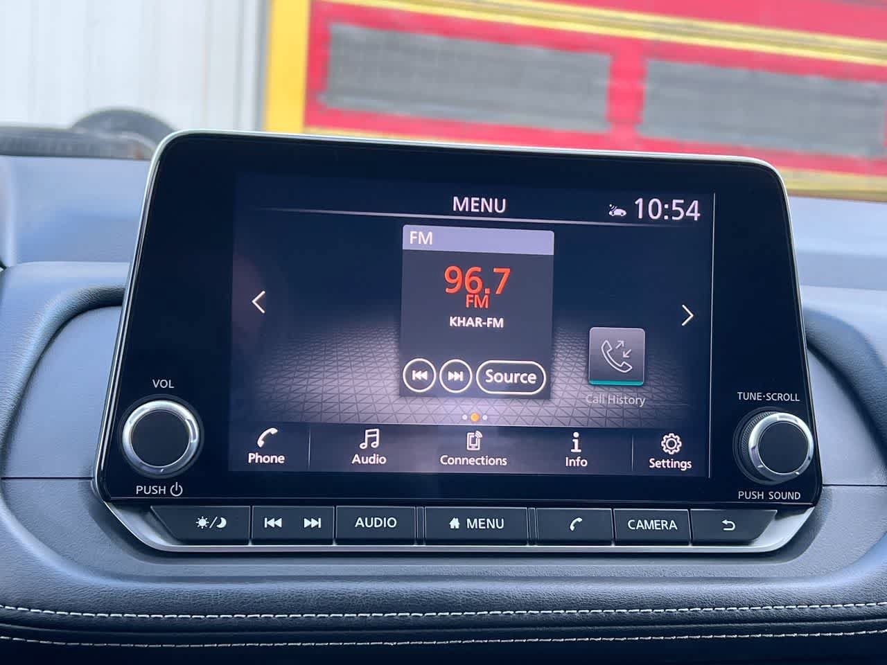 Used 2025 Nissan Rogue SV AWD/4WD image 18