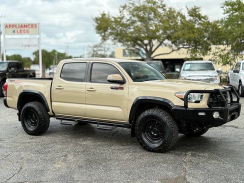 Used 2016 Toyota Tacoma TRD Off-Road w/ Towing Package image 12