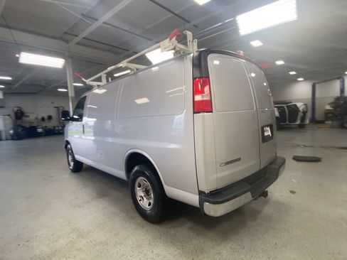 Used 2022 Chevrolet Express 2500 w/ Enhanced Convenience Package RWD image 9