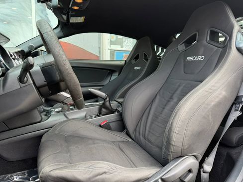 Used 2017 Ford Mustang GT w/ Black Accent Package RWD image 10