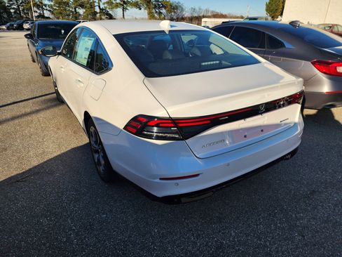 New 2026 Honda Accord EX-L image 3