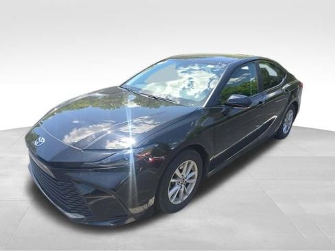 Used 2025 Toyota Camry LE FWD image 2