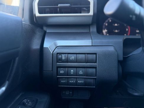 Used 2025 Toyota Tacoma TRD Sport AWD/4WD image 18