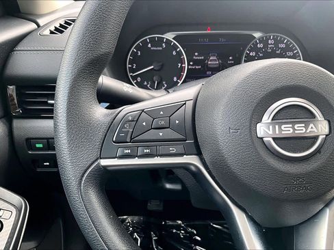 Used 2024 Nissan Sentra SV FWD image 23
