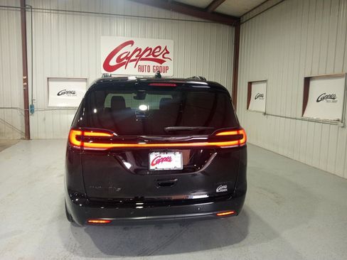 New 2026 Chrysler Pacifica Limited w/ S Appearance Package FWD image 2