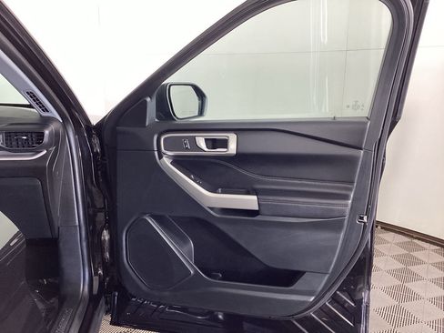 Certified 2023 Ford Explorer XLT w/ Equipment Group 202A AWD/4WD image 8