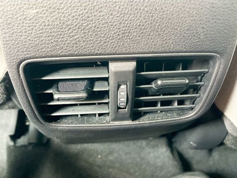 Used 2025 Toyota Corolla Cross L image 23