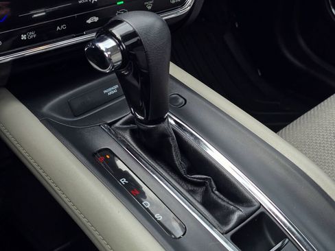 Used 2016 Honda HR-V EX image 29